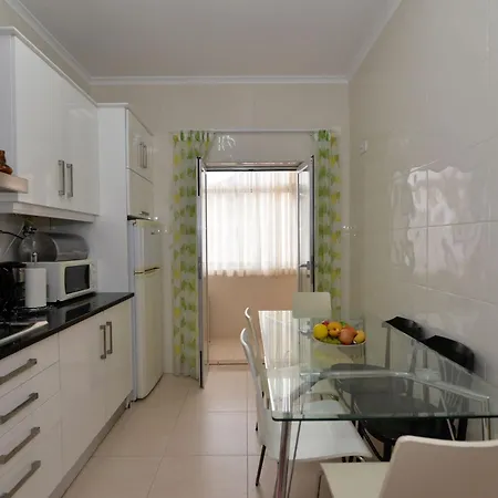 Apartament Coastal Haven - Holiday Close To Beach Nazaré